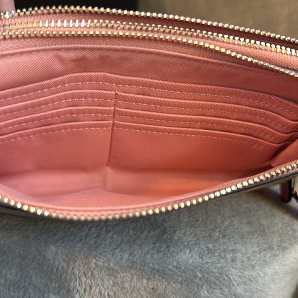 🤎🩷COACH🤎🩷Tan & Salmon Signature Coated Canvas Double Zip Wallet/EUC - Picture 6 of 16